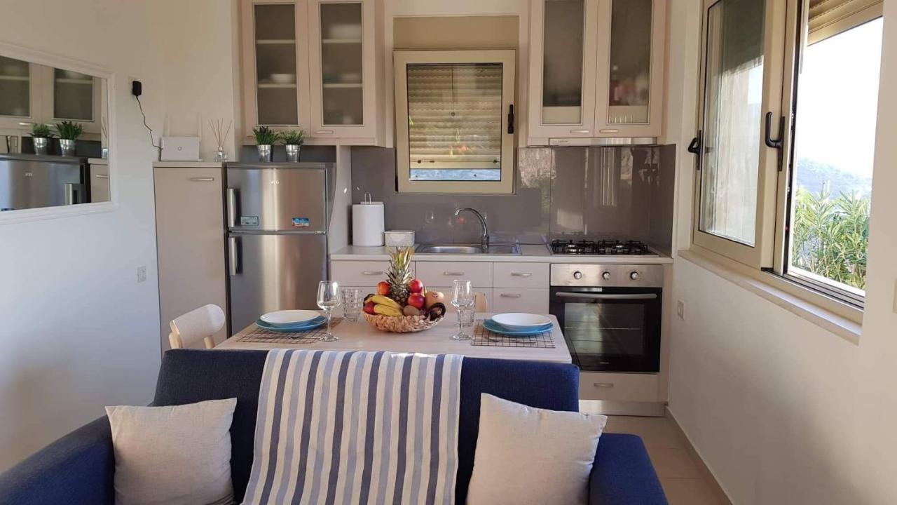 Marina Deluxe Apartments Istron Eksteriør billede
